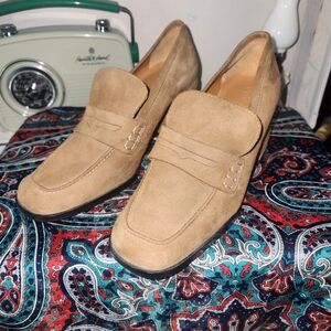 Saint Grace Women's Suede Tan Loafers